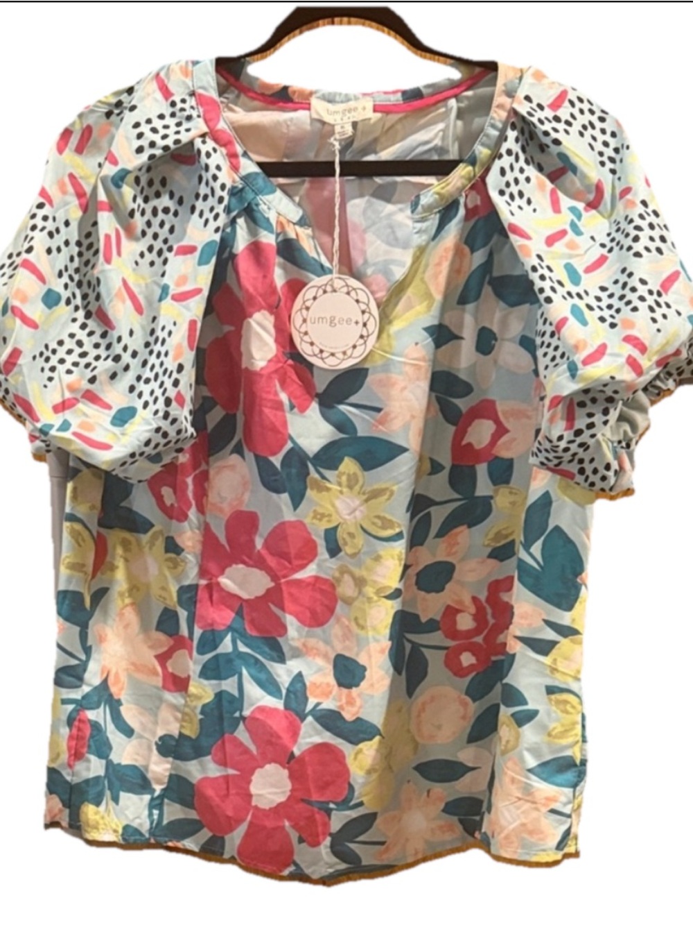 Umgee brand flower shirt with puff sleeve